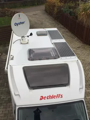 Welche Fenster sind für den Camper/Wohnmobil-Ausbau geeignet? Auswahl &amp; Einbau für dein ideales Vanlife - Wohnmobil Fenstereinbau: Welche Fenster sind sinnvoll?